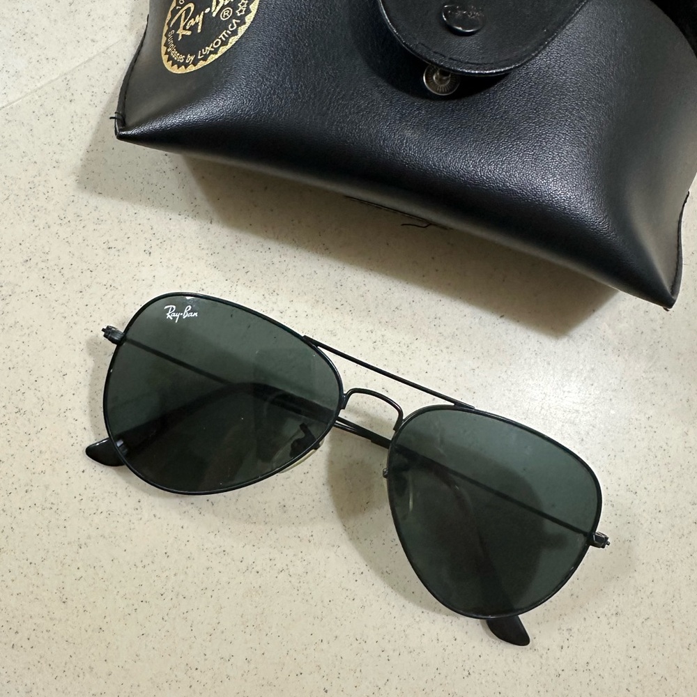 Ray-Ban Black Aviator Sunglasses